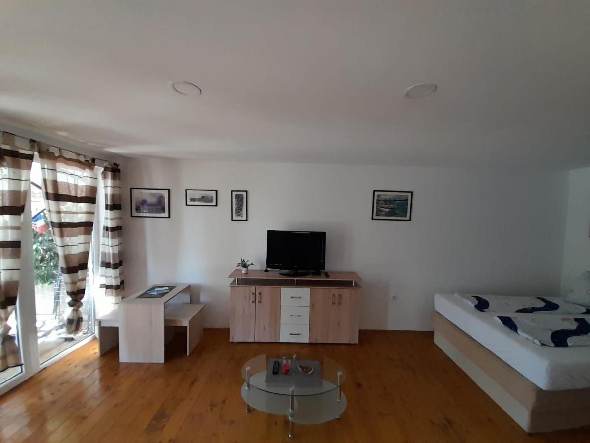 Apartments Tommi 드라말리 외부 사진