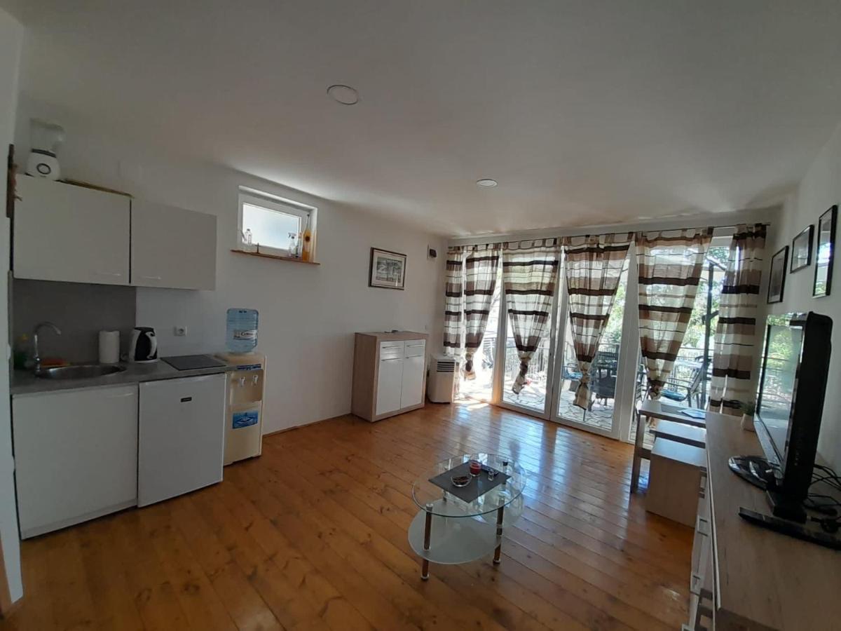 Apartments Tommi 드라말리 외부 사진