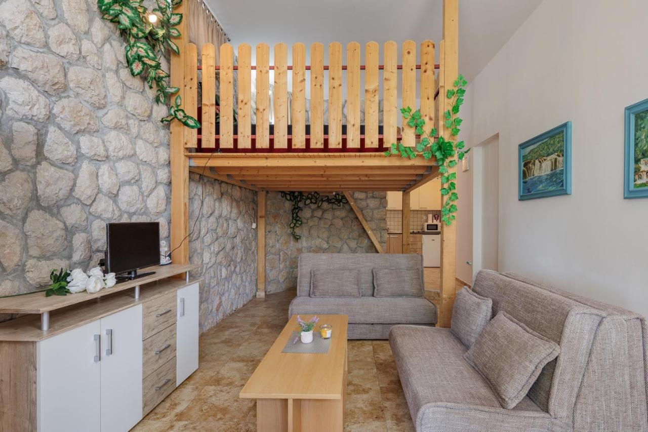 Apartments Tommi 드라말리 외부 사진