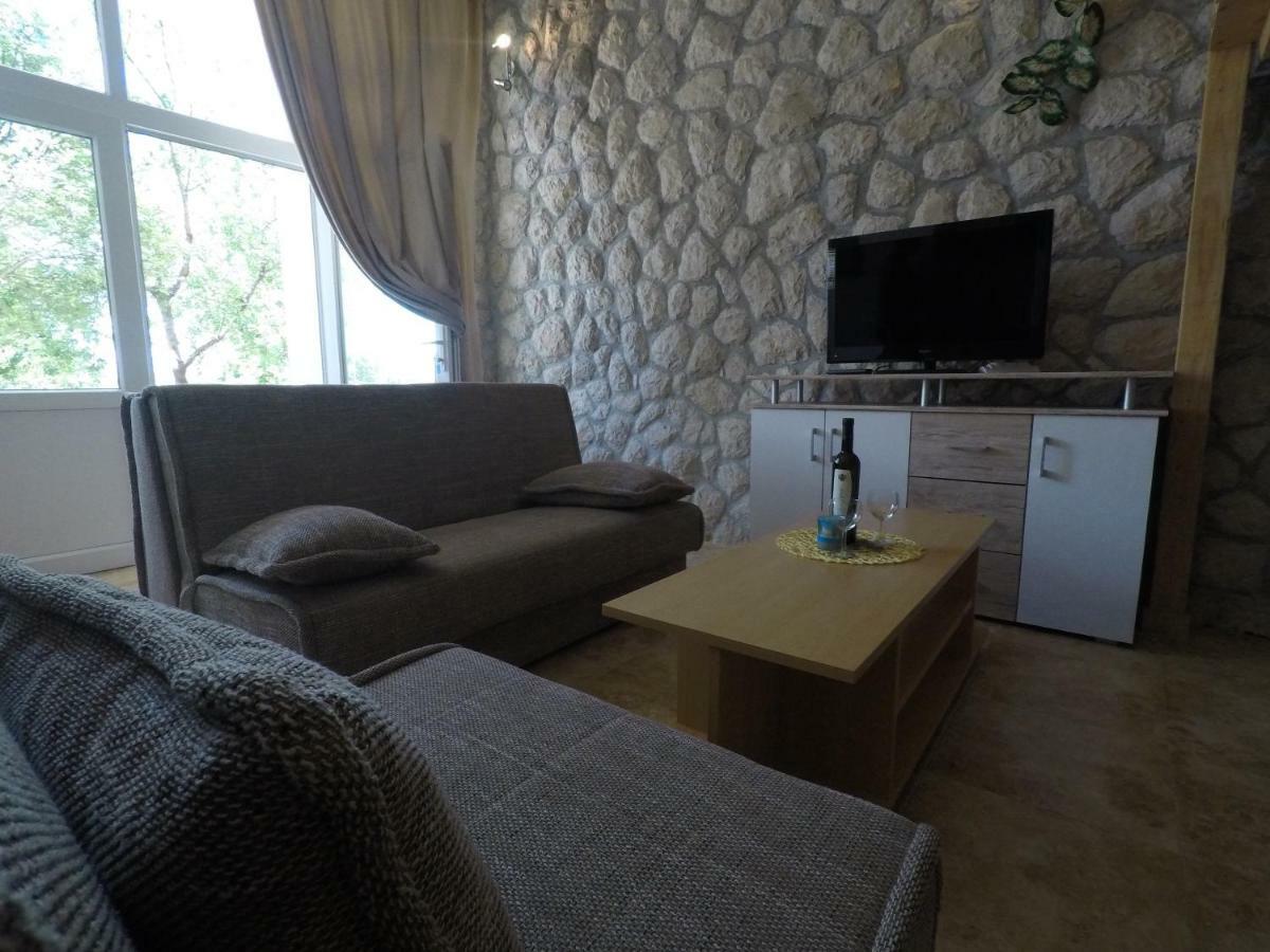 Apartments Tommi 드라말리 외부 사진